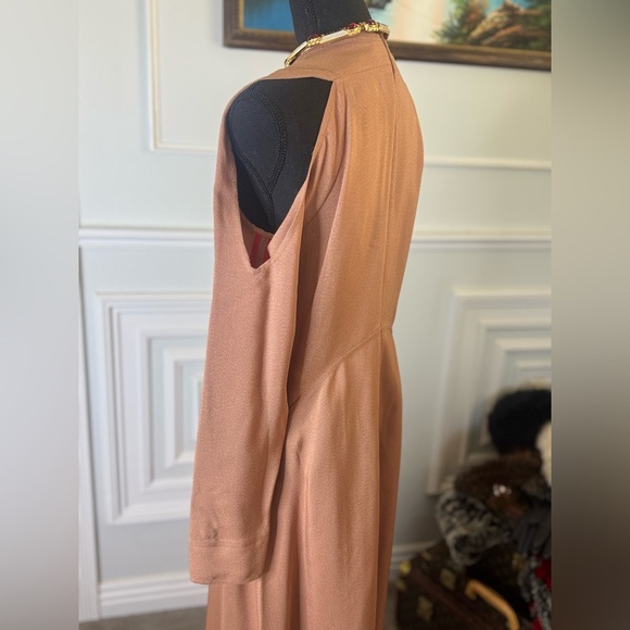 Victoria Beckham Cold-shoulder pleated crepe midi dress - New without tags - Picture 6 of 17